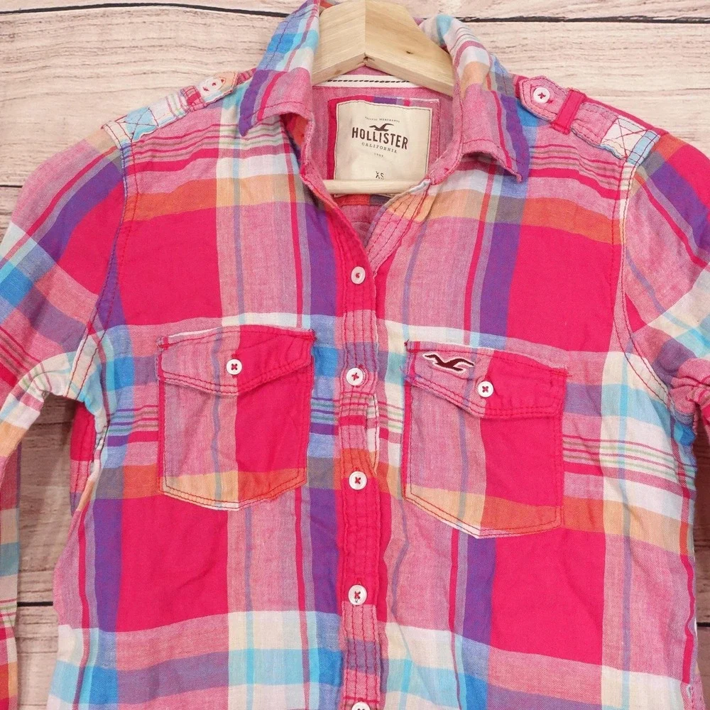 New! Hollister Button-Up XS‎ Multicolor Plaid Long Sleeve Collared Shirt